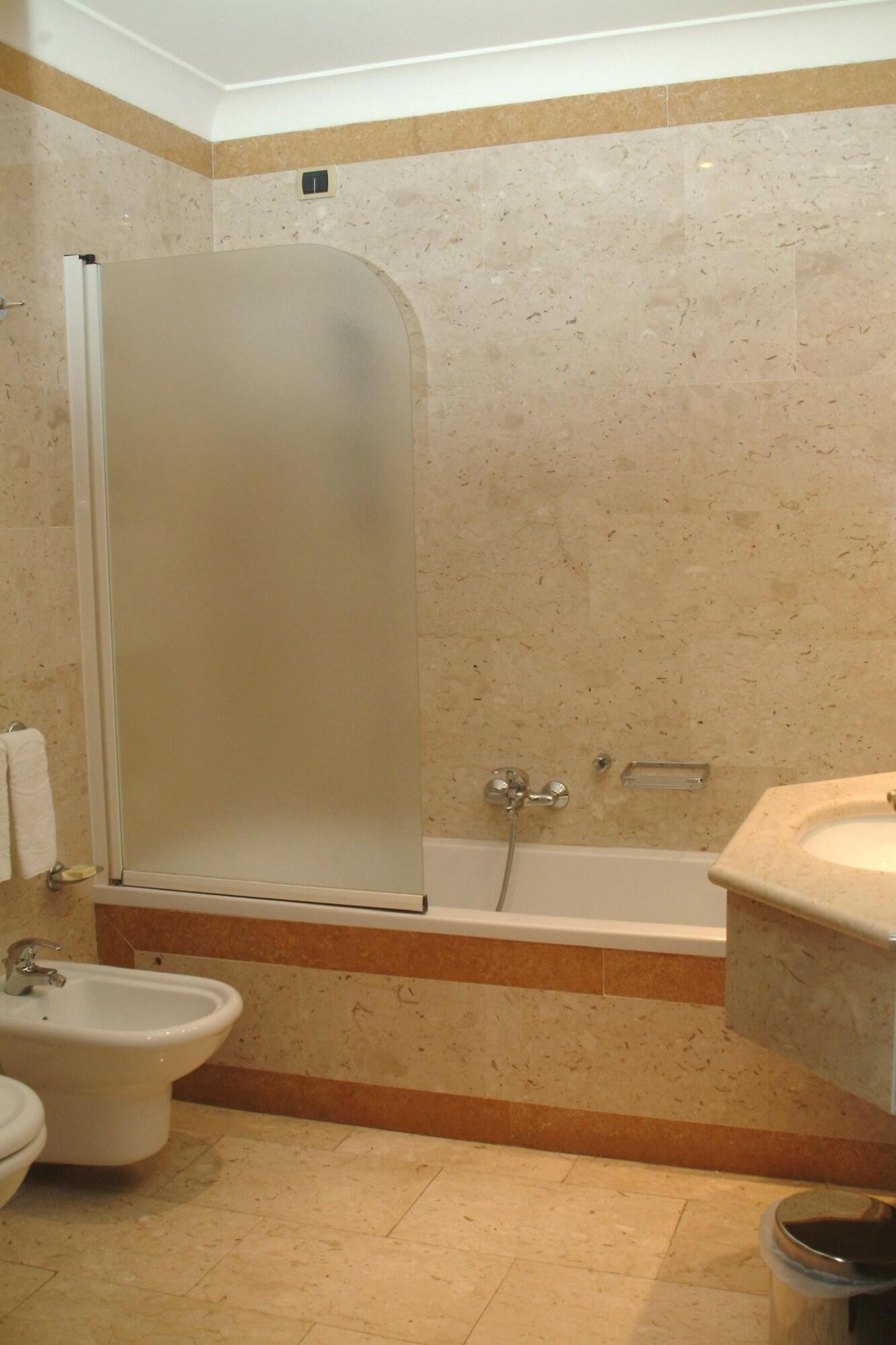 Hotel La Ville Katania Zewnętrze zdjęcie