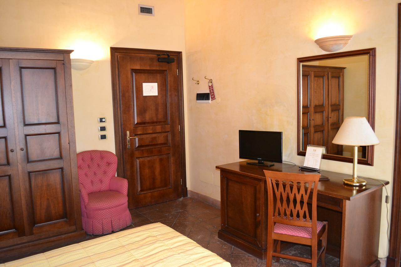Hotel La Ville Katania Zewnętrze zdjęcie