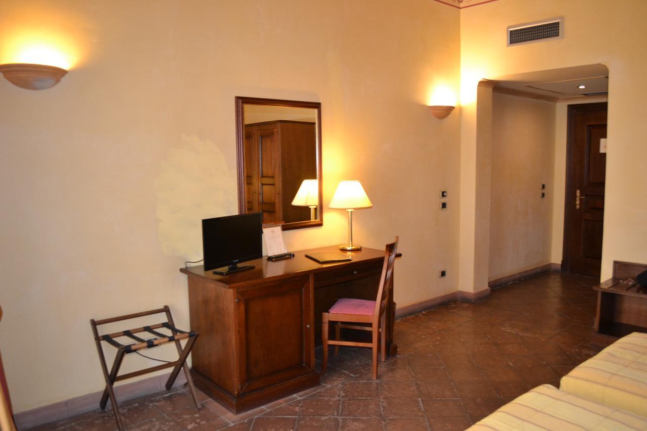 Hotel La Ville Katania Zewnętrze zdjęcie