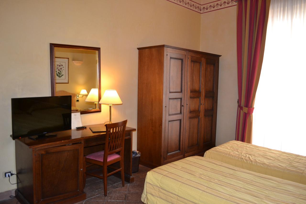 Hotel La Ville Katania Zewnętrze zdjęcie