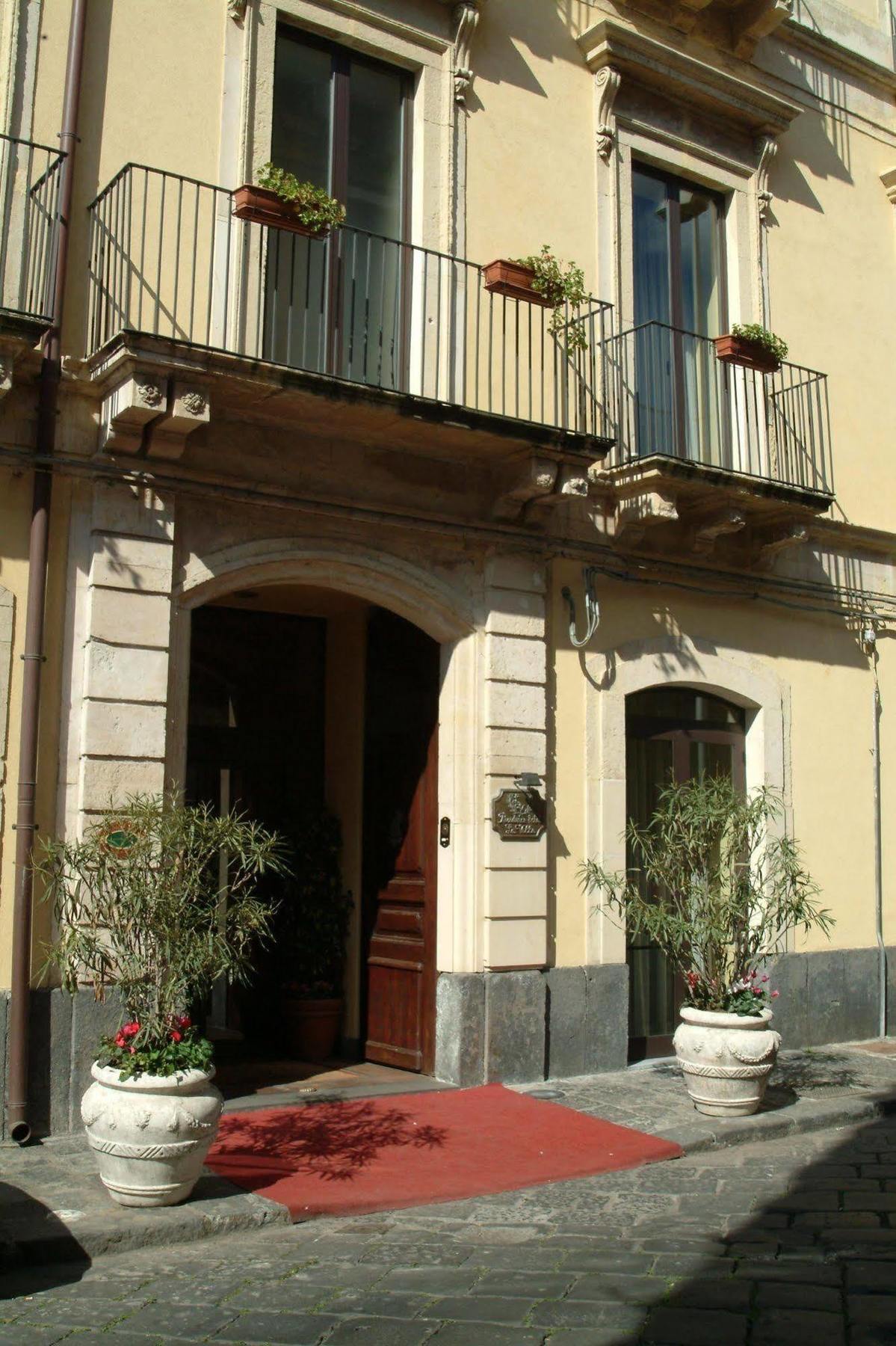 Hotel La Ville Katania Zewnętrze zdjęcie