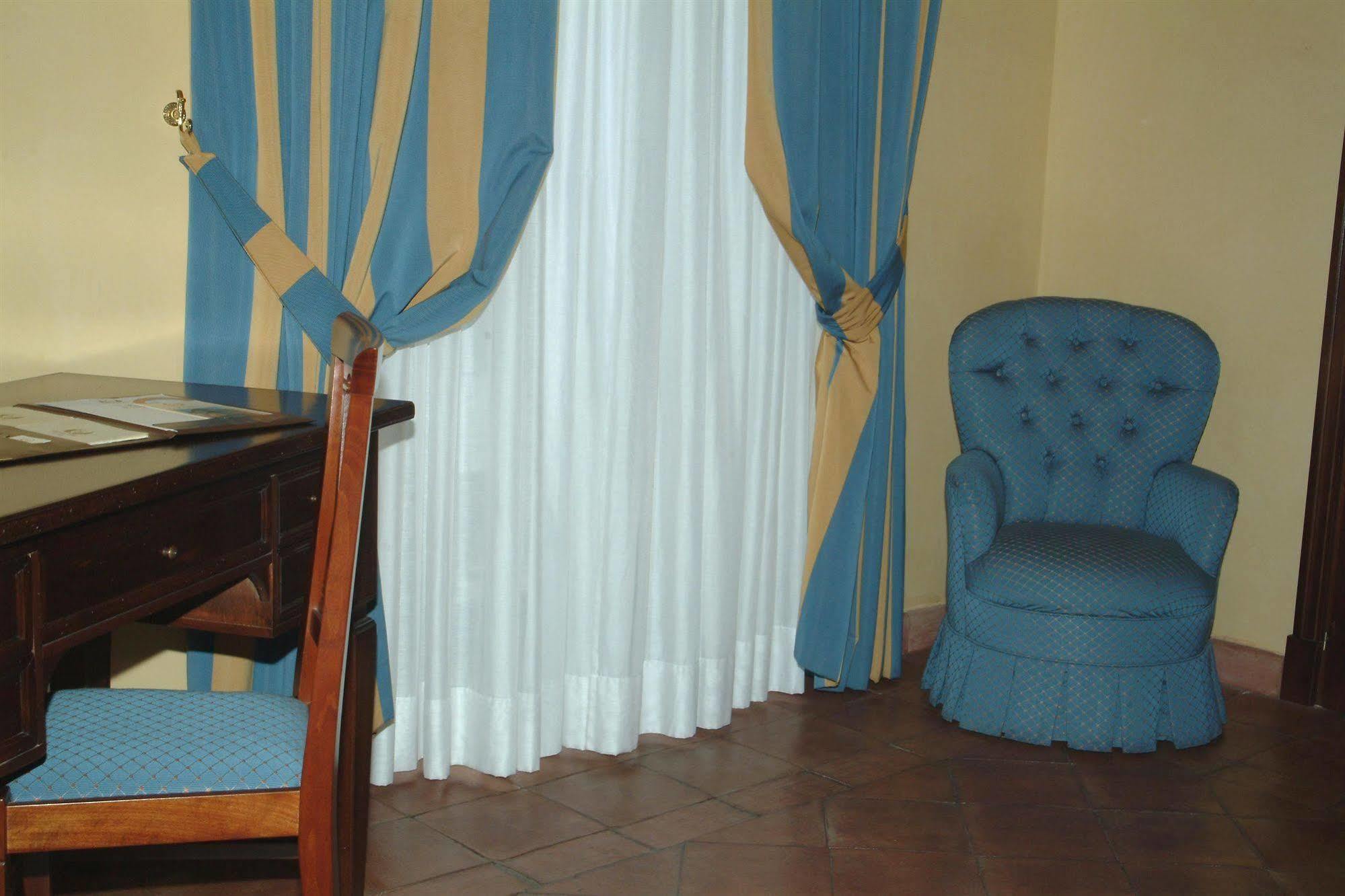 Hotel La Ville Katania Zewnętrze zdjęcie
